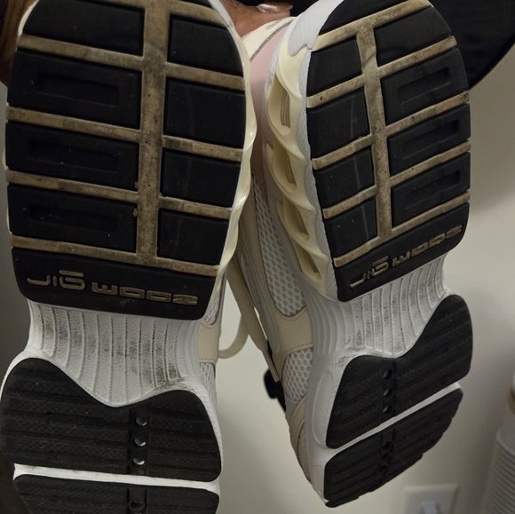 Nike Zoom Air Fire Women's White and Cream Sneakers - Picture 3 of 10